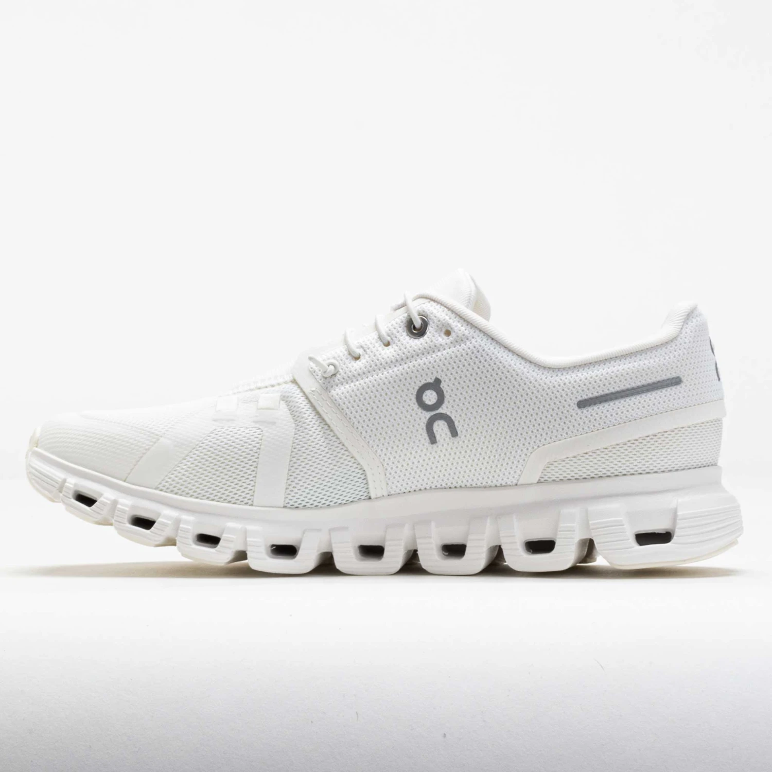 On Running On Cloud 6 Women's White/White 2 On Running On Cloud 6 Women's White/White - Image 2