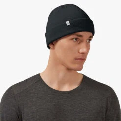 On Running On Merino Beanie (Older Style) -Holabird Sports Store 056498 211 1