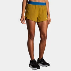 Brooks Chaser 3" Shorts Women's 33 Brooks Chaser 3" Shorts Women's -Holabird Sports Store 056657 387 1