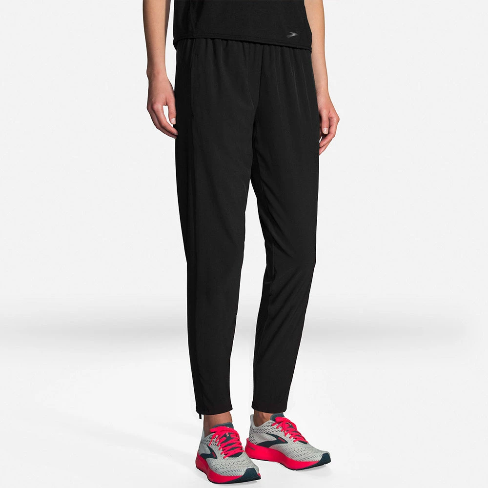 Brooks Shakeout Pant Women's 3 Brooks Shakeout Pant Women's - Image 3