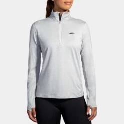 Brooks Dash 1/2 Zip 2.0 Women's 18 Brooks Dash 1/2 Zip 2.0 Women's -Holabird Sports Store 057287 030 1
