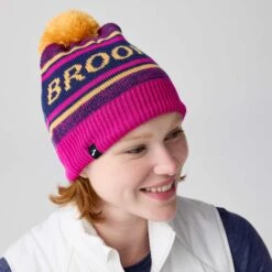 Brooks Heritage Pom Beanie -Holabird Sports Store 057389 523 1