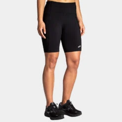 Brooks Moment 8" Short Tight Women's 7 Brooks Moment 8" Short Tight Women's -Holabird Sports Store 057484 001 1