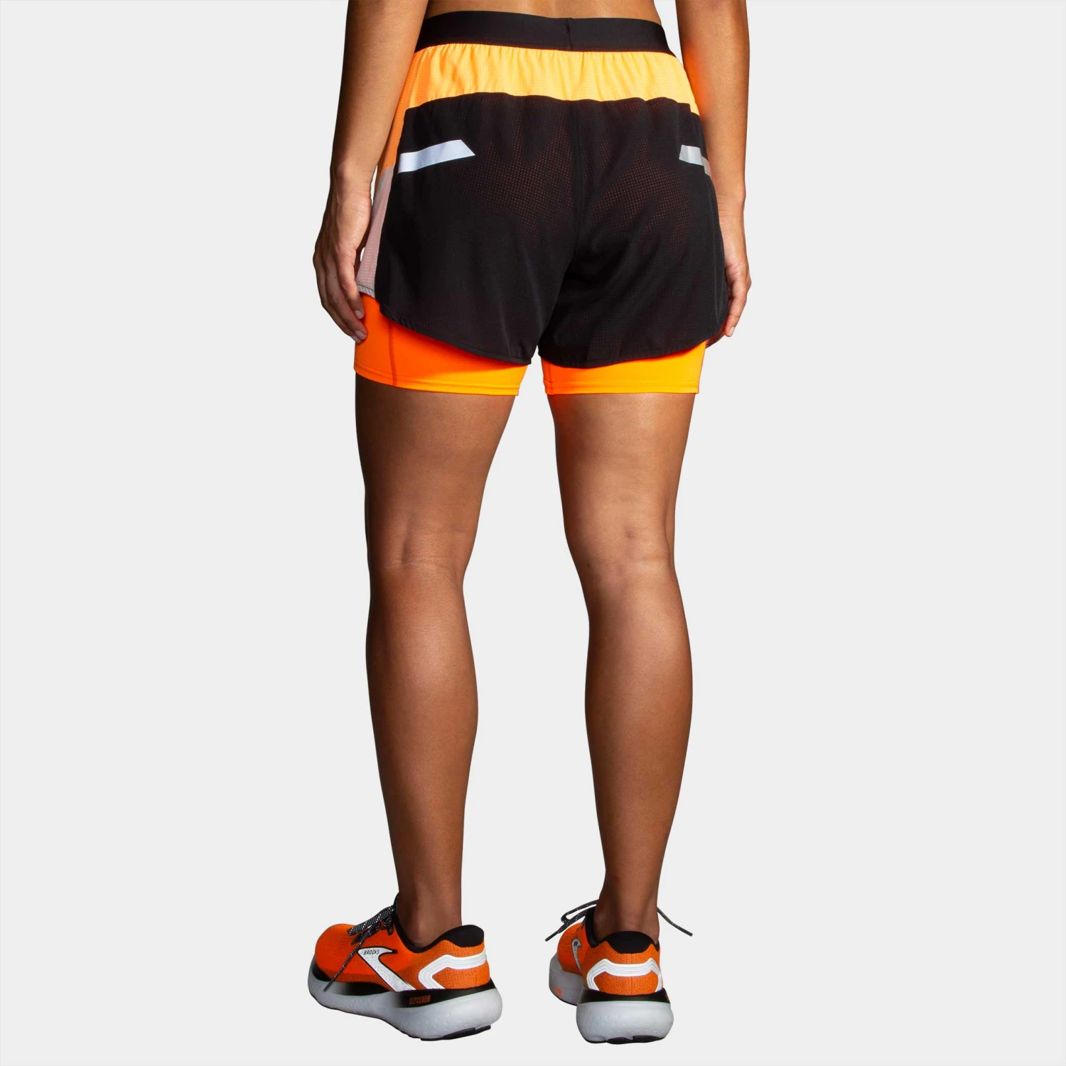 Brooks Run Visible 4" 2-in-1 Short 2.0 Women's 2 Brooks Run Visible 4" 2-in-1 Short 2.0 Women's - Image 2