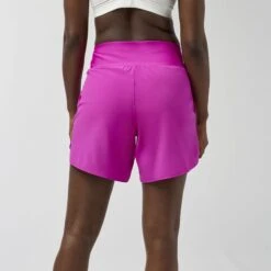 Brooks Chaser 7" Short 2.0 Women's 15 Brooks Chaser 7" Short 2.0 Women's -Holabird Sports Store 057799 588 2