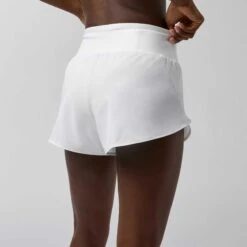 Brooks Chaser 3" Short 2.0 Women's 13 Brooks Chaser 3" Short 2.0 Women's -Holabird Sports Store 057801 100 2