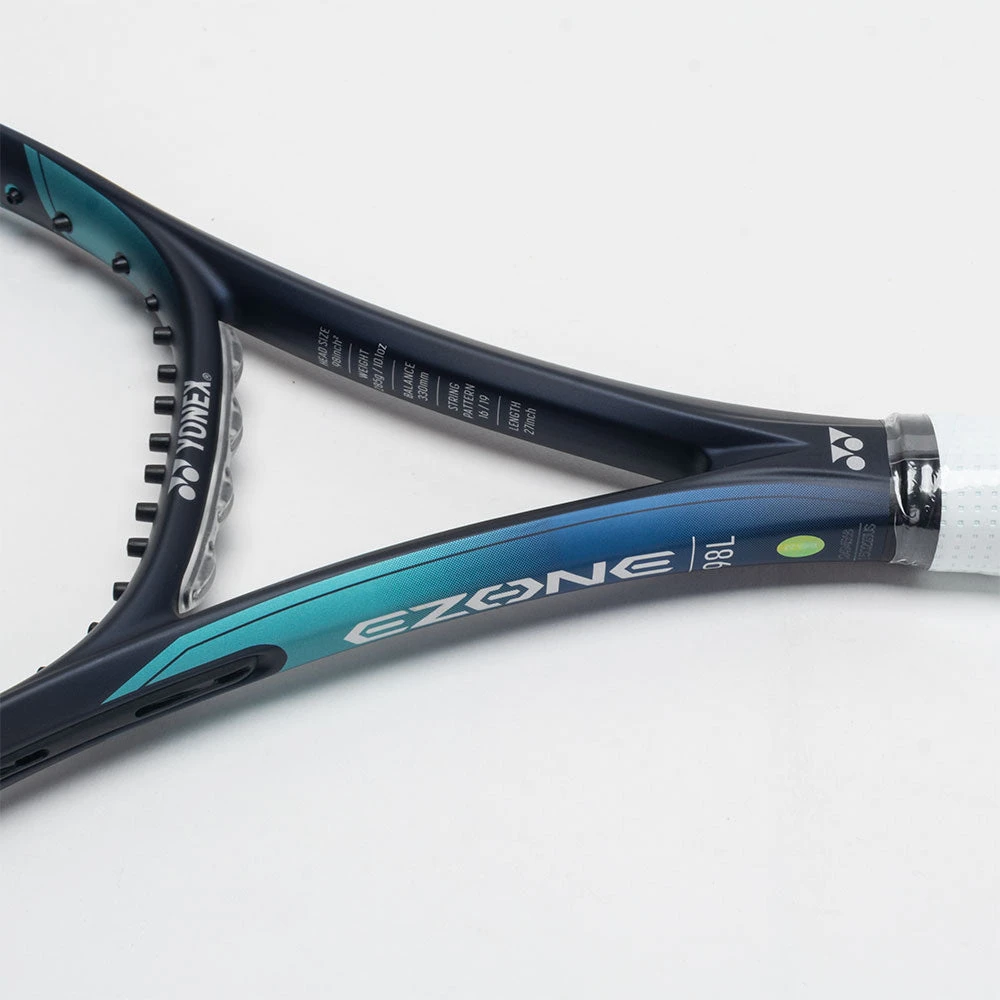 Yonex EZONE 98L 285g Sky Blue (7th Gen) 4 Yonex EZONE 98L 285g Sky Blue (7th Gen) - Image 4