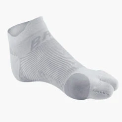 OS1st BR4 Bunion Relief Socks -Holabird Sports Store 651045 gry 3