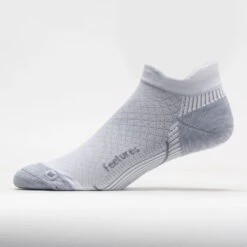 Feetures PF Relief Cushion No Show Tab Socks