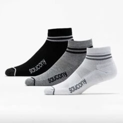Saucony Inferno Cushioned Quarter Socks (3 Pack) 7 Saucony Inferno Cushioned Quarter Socks (3 Pack) -Holabird Sports Store 651404 902 1